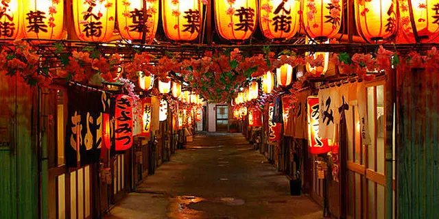 まるで千と千尋の神隠し？静岡でおでんをつまみにお酒を呑む週末