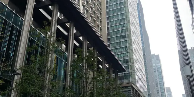 東京駅から神楽座　緑あふれる都心のお散歩