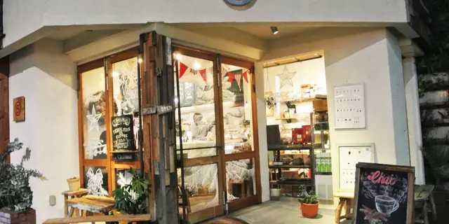 代官山のカフェでお茶して、夜は恵比寿方面へ