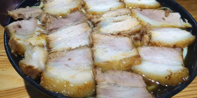 コスパ最高！チャーシューが売りのラーメン人気店！