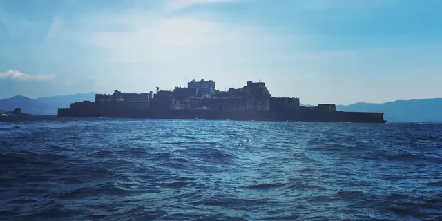 進め！軍艦島！