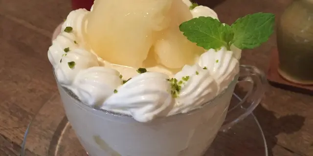まさに今が旬！カフェで桃狩り🍑