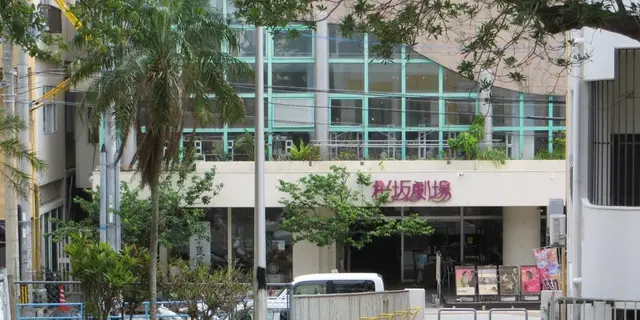 「サクラザカアサイラム」と周辺食べ歩きプラン