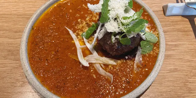 飯田橋に一泊！神楽坂を散策して、噂のcavemanへ