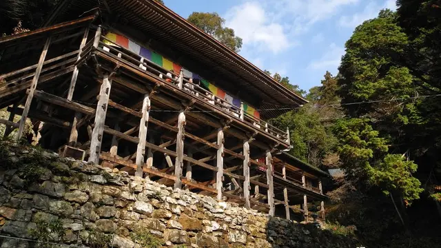 隠れた名所!美濃の舞台、日龍峰寺