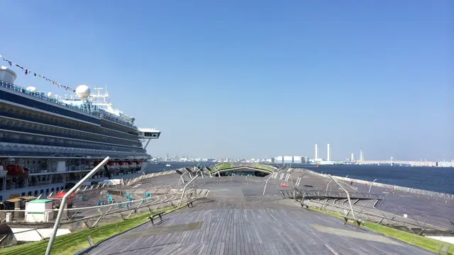 横浜で一番美しい場所大さん橋に行こう!