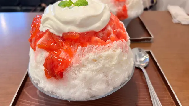 夏ならば食べましょかき氷。