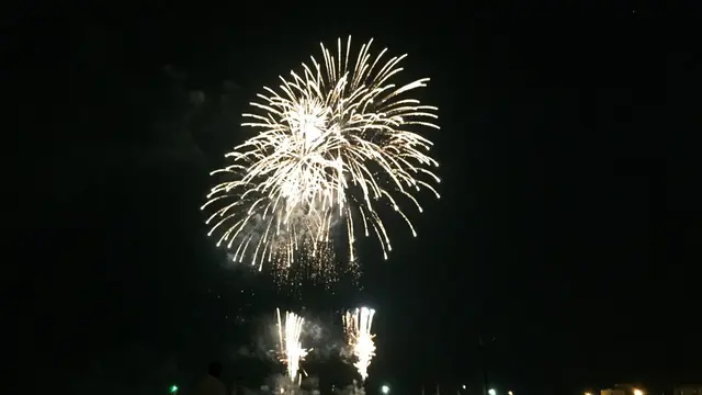 激烈に穴場の花火大会は大磯です。海水浴と花火をセットで快適に!
