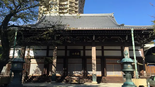 麻布十番商店街でジャンクに食べ歩き＋ショッピングからの大銀杏見物！