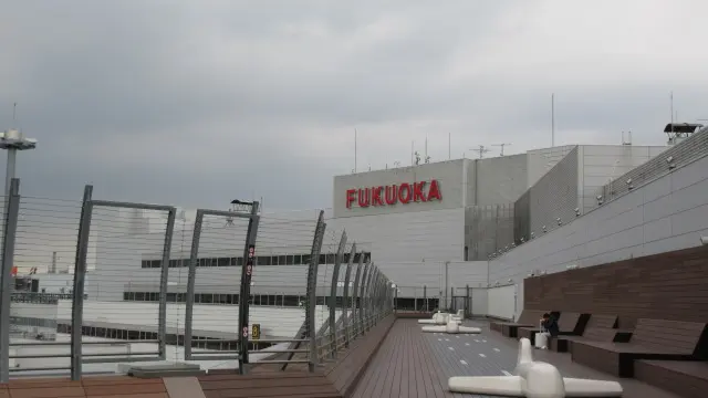 飛行機で行く博多空港