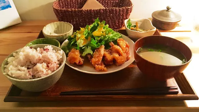 美味しいもの大好き女子大生がリピート通いする三鷹のランチガイド。