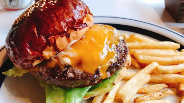 【表参道、外苑前、神宮前、原宿】本格的なハンバーガーを食べるなら🍔