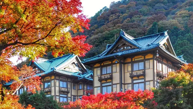 箱根町強羅から宮ノ下へ徒歩で紅葉巡り