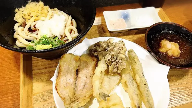 【新大阪】駅近コンパクト♪出張の時の美味しいランチと空いてるカフェ