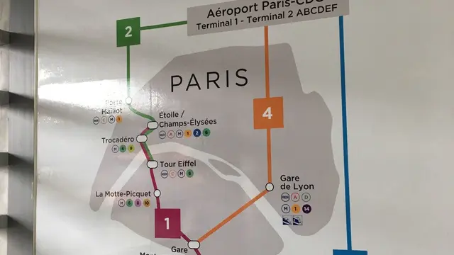 トランジット、パリ。