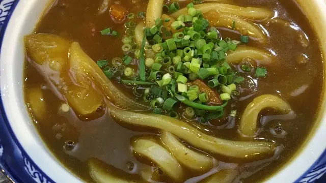 香川でうどんと島々のアートを楽しむ