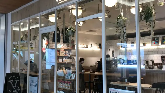 新宿すたーと→朝カフェ😋❶