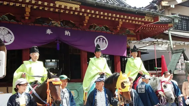 浅草三社祭から、名物どぜう、さらにはスカイツリーを臨むテラスのおしゃれ空間まであますことなく