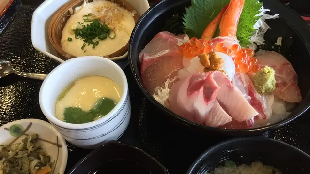 北浦の海鮮丼と、豊田の大藤棚