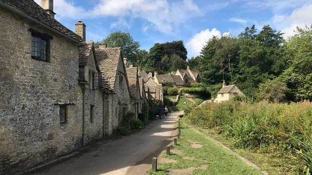 英国の絵本の世界！コッツウォルズのバイバリーに立ち寄る。