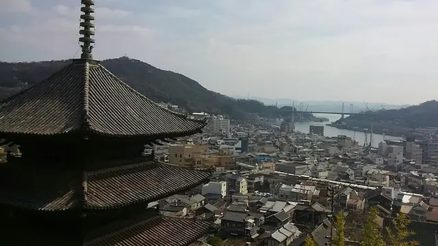 箱庭的都市尾道、山から見るか?海から見るか?
