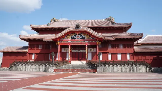 再発見もある！首里城～金城町石畳道～国際通り周辺
