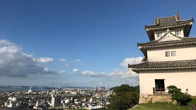 現存12天守の1つ丸亀城に行く