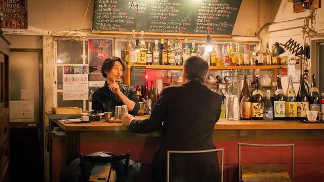 カメラを持って、映画のようなお店をまわる1日。