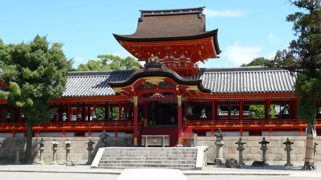 源頼朝から松下幸之助まで、有名武将や偉人たちが崇敬した石清水八幡宮を訪ねる。