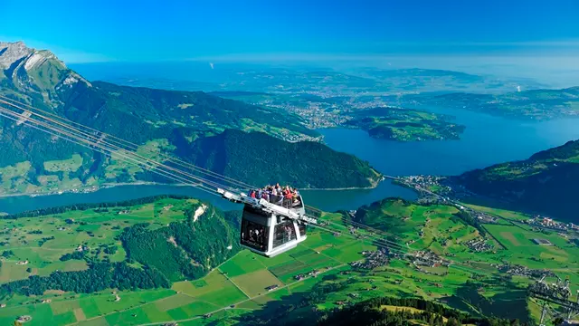 【スイス🇨🇭】CabriOオープンデッキ付き2階建てロープウェイで空中散歩とルツェルン散策
