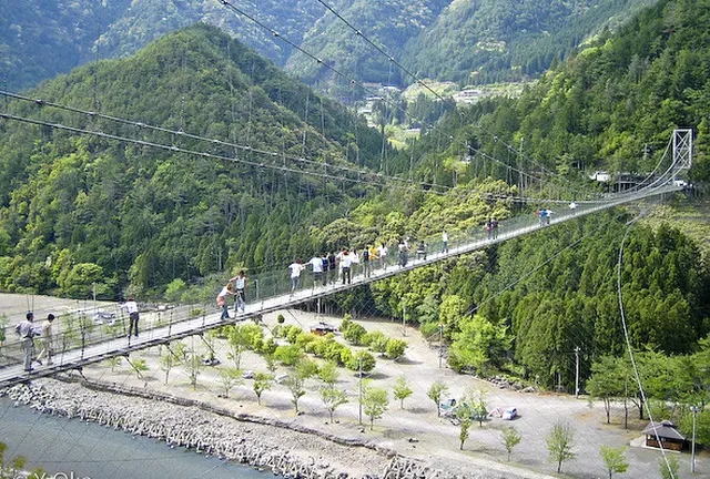 奈良の山奥で日本最長！こわーい谷瀬の吊り橋を渡る