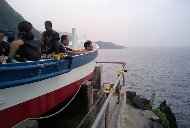 100%源泉掛け流しの温泉丸⁉︎ウェットスーツのまま入れる温泉付きの船…