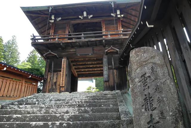 飛騨高山の寺町をぐるりと巡る徒歩の旅