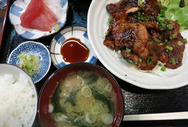 半島の先はマグロあふれる港町！三崎漁港！