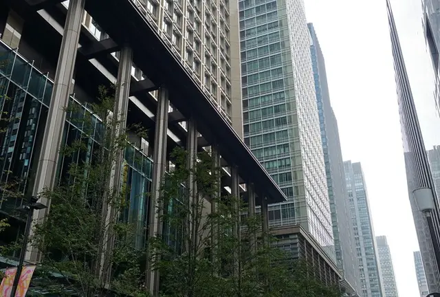 東京駅から神楽座　緑あふれる都心のお散歩