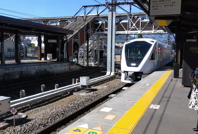 観光列車で行く日光東照宮