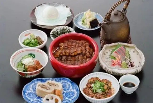 名古屋駅周辺で日帰り食べ歩きツアー！