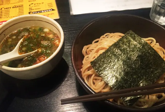 池袋ラーメンつけ麺 激戦区で珠玉の逸品とご対麺