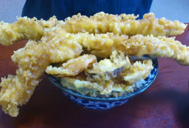国立で巨大穴子天丼食べませんか？国立おすすめのランチ！（更新中）