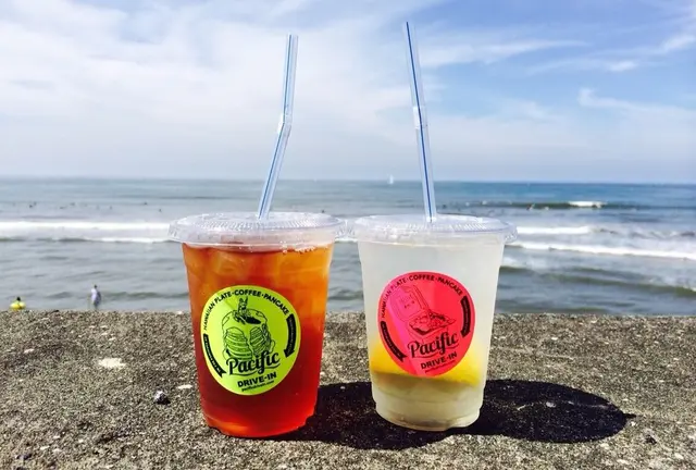 江の電でも行けるけど…2人で歩こう？海を横目に歩くデート♡