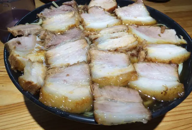 コスパ最高！チャーシューが売りのラーメン人気店！