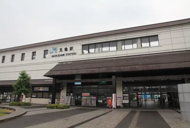 猪熊弦一郎美術館へ