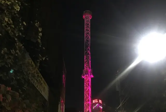 浅草を夜歩く
