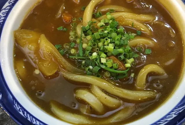 香川でうどんと島々のアートを楽しむ