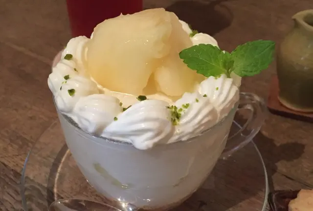 まさに今が旬！カフェで桃狩り🍑