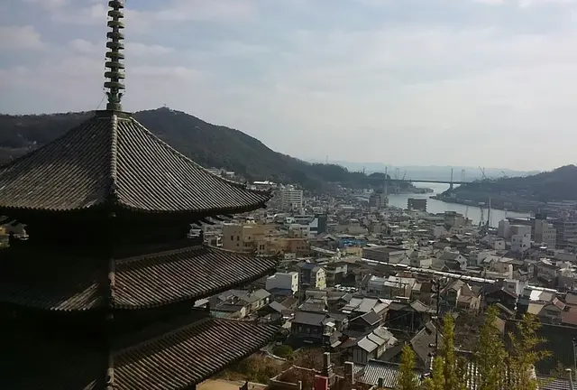 箱庭的都市尾道、山から見るか?海から見るか?