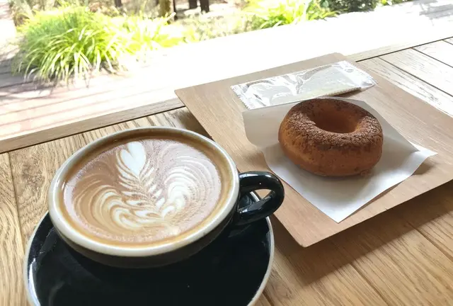 永田町で、ドーナツやコーヒーや自家醸成ビールを満喫