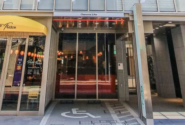 こもって作業する