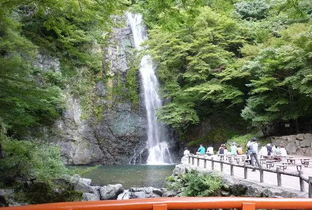 箕面の滝でハイキングデート
