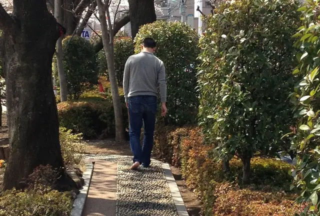 タニタの足裏健康小径で健康休日